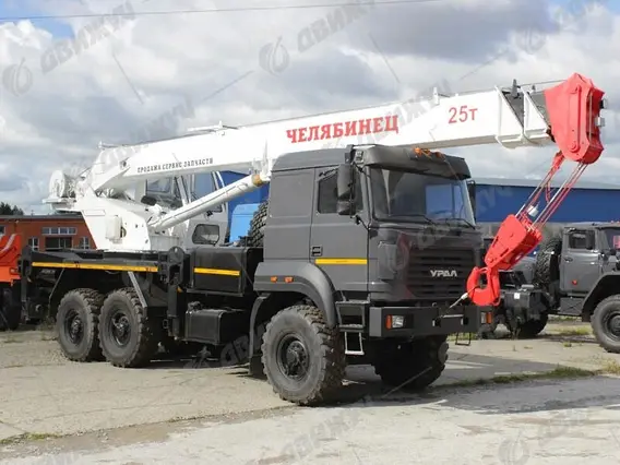 Автокран Челябинец КС-55732-28 на шасси Урал 5557-80 (бескапотный) 2026 года новый