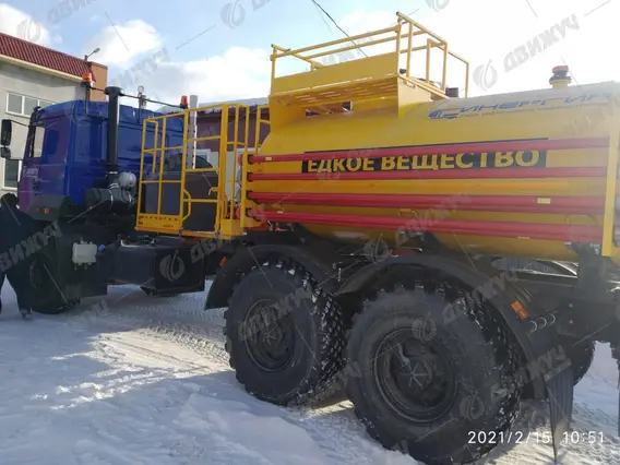 Агрегат кислотной обработки скважин СИН-32 на шасси УРАЛ 4320-80 бескапотный (50 Мпа, диаметр плунжера 100) 2026 года новый фото 4