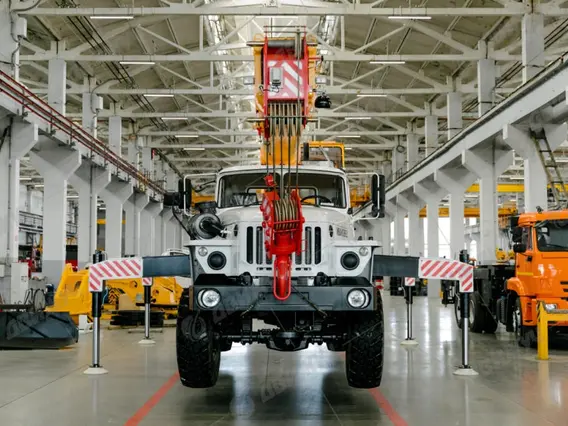 АВТОКРАН ИВАНОВЕЦ КС-45717-3В на шасси УРАЛ-5557 2026 года новый фото 2