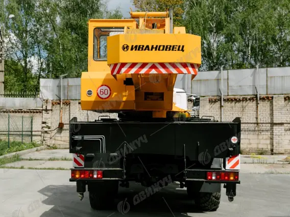 АВТОКРАН ИВАНОВЕЦ КС-45717-3В на шасси УРАЛ-5557 2026 года новый фото 3
