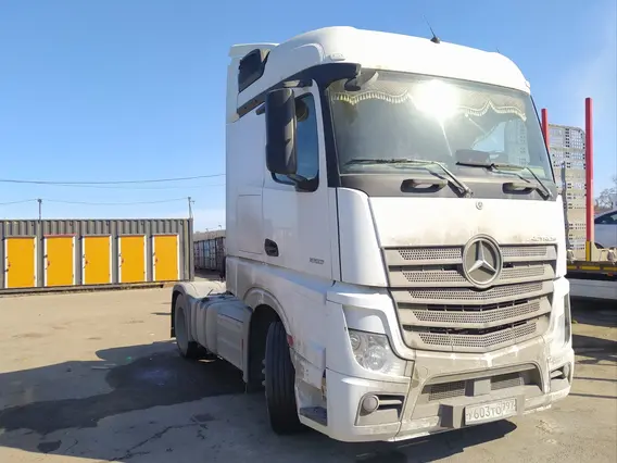 Седельный тягач Mercedes-Benz Actros 2023 года б/у