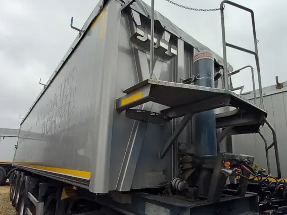 Полуприцеп самосвальный BODEX KIS 4WA1 2023 года б/у