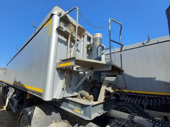 Специальный полуприцеп BODEX KIS 4WA1 2023 года б/у