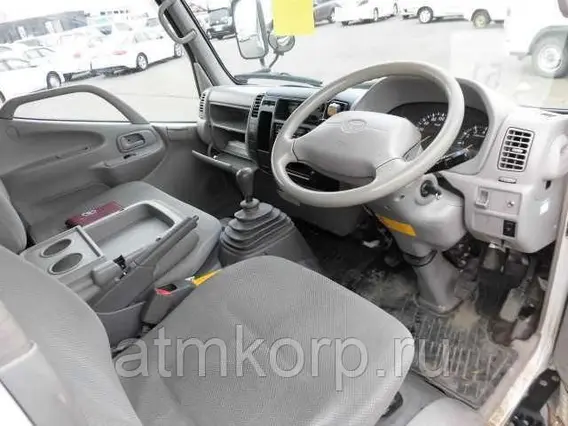 Тентованный грузовик Toyota Dyna б/у фото 2