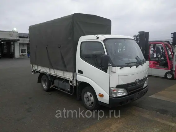 Тентованный грузовик Toyota Dyna  б/у