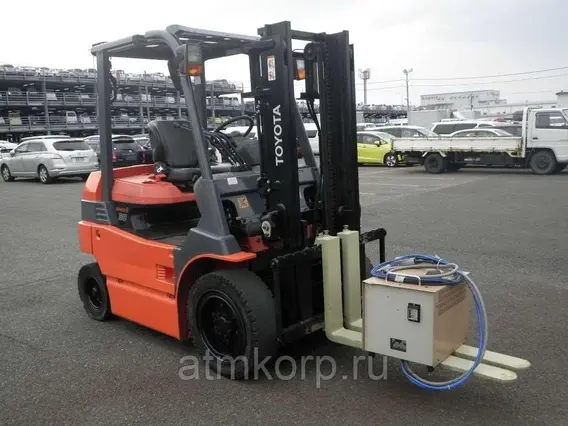 Вилочный погрузчик Toyota 7FB30  б/у