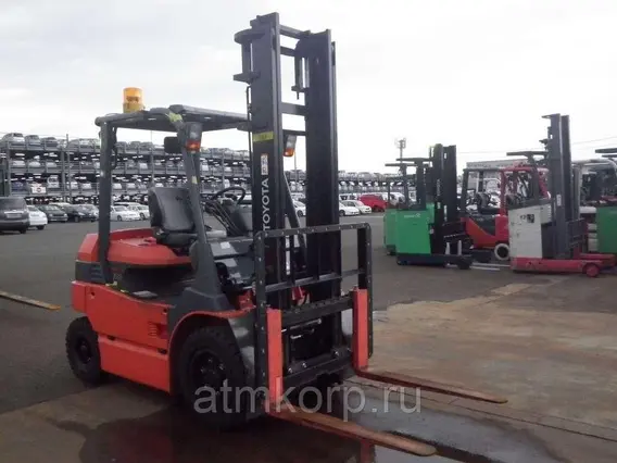Вилочный погрузчик Toyota 7FB30  б/у
