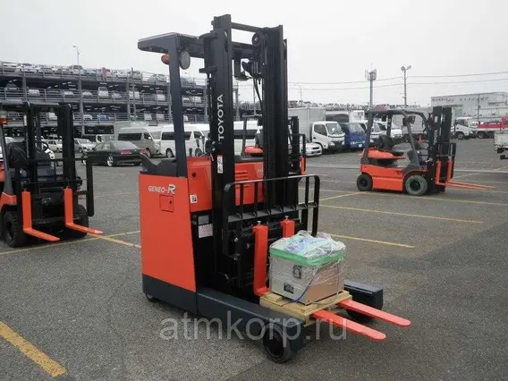 Штабелер Toyota 7FBR18  б/у