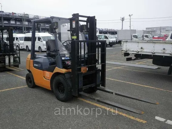 Вилочный погрузчик Toyota 02-7FD45 б/у