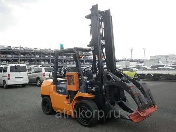 Вилочный погрузчик Toyota 02-7FD45 б/у