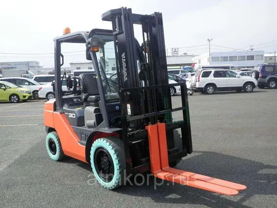 Вилочный погрузчик Toyota 02-7FD45  б/у