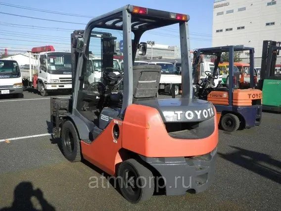 Вилочный погрузчик Toyota 02-8FD25  б/у