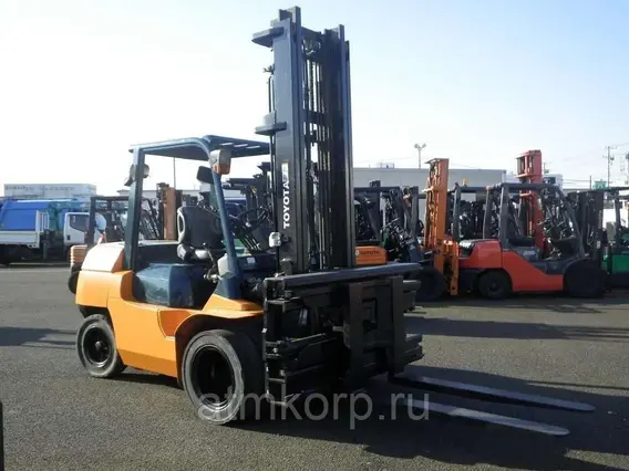 Вилочный погрузчик Toyota 7FD35 б/у
