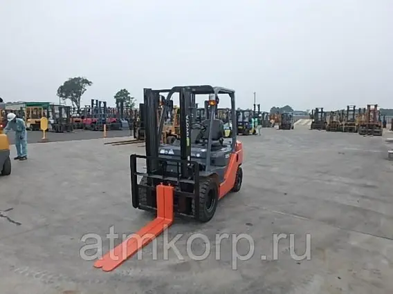 Вилочный погрузчик Toyota FORKLIFT 50-8FD25  б/у