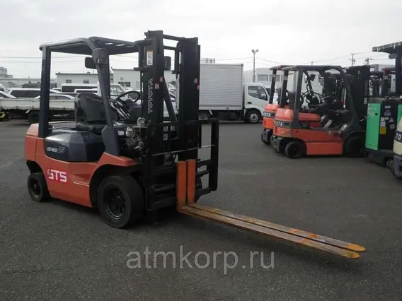 Вилочный погрузчик Toyota 02-7FD25  б/у