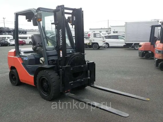 Вилочный погрузчик Toyota 8FD30  б/у
