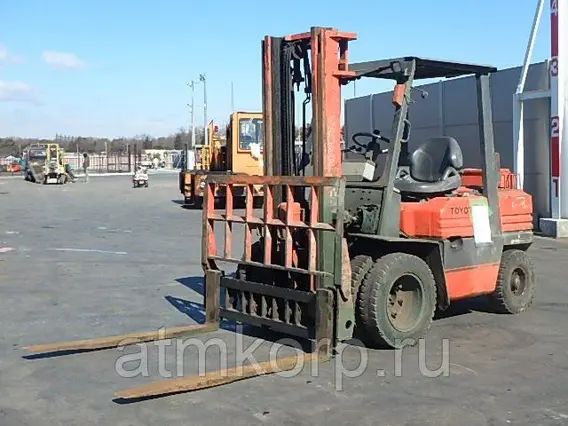Вилочный погрузчик Toyota 5FD30  б/у