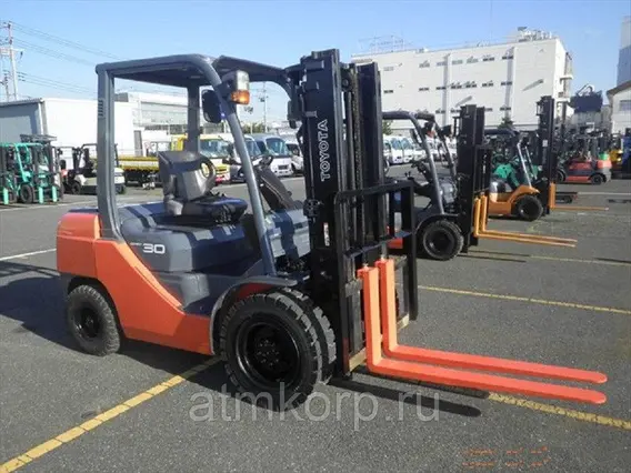 Вилочный погрузчик Toyota 02-7FD45  б/у