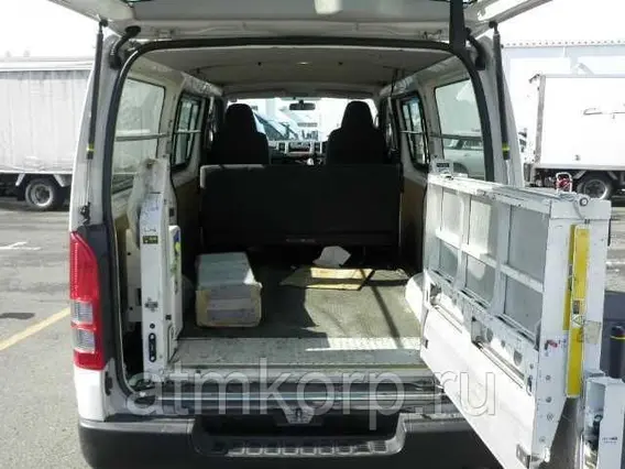 Микроавтобус Toyota HIACE VAN б/у
