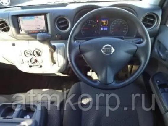 Микроавтобус Nissan Caravan б/у фото 3