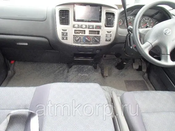 Микроавтобус Nissan Caravan б/у фото 4