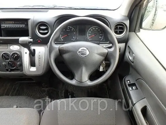 Микроавтобус Nissan Caravan  б/у фото 3