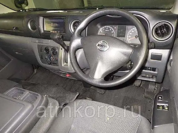 Микроавтобус Nissan Caravan б/у фото 3