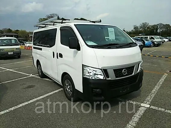 Микроавтобус Nissan Caravan б/у