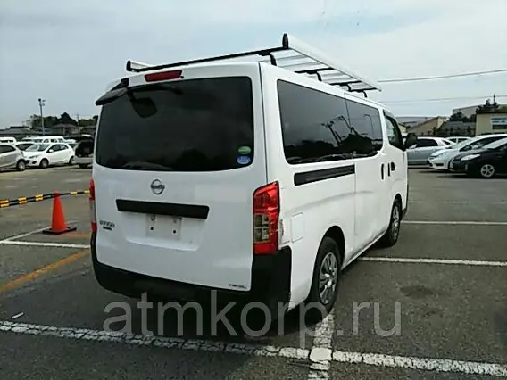 Микроавтобус Nissan Caravan б/у фото 3