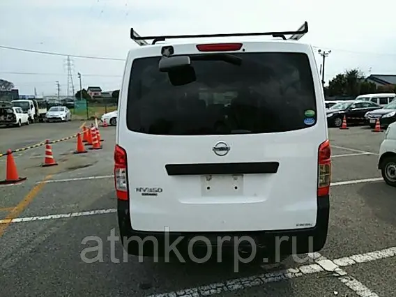 Микроавтобус Nissan Caravan б/у фото 4