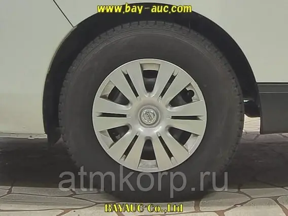 Микроавтобус Nissan Caravan  б/у фото 5