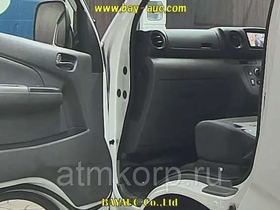 Микроавтобус Nissan Caravan  б/у фото 6
