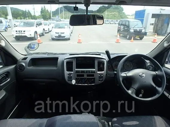 Микроавтобус Nissan Caravan б/у фото 4