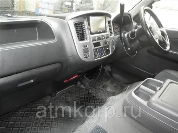 Микроавтобус Nissan Caravan б/у фото 5