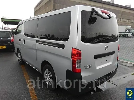 Микроавтобус Nissan Caravan  б/у фото 3