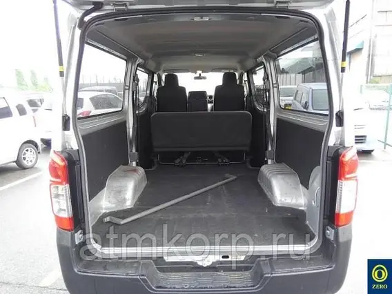 Микроавтобус Nissan Caravan  б/у фото 9