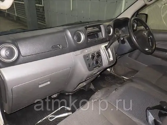 Микроавтобус Nissan Caravan  б/у фото 3