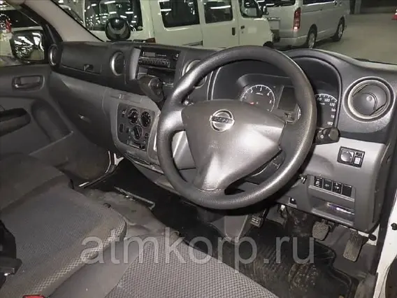 Микроавтобус Nissan Caravan  б/у фото 4