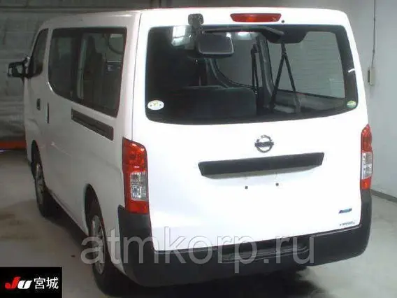 Микроавтобус Nissan Caravan б/у фото 2