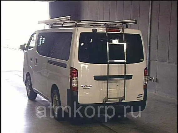 Микроавтобус Nissan Caravan  б/у