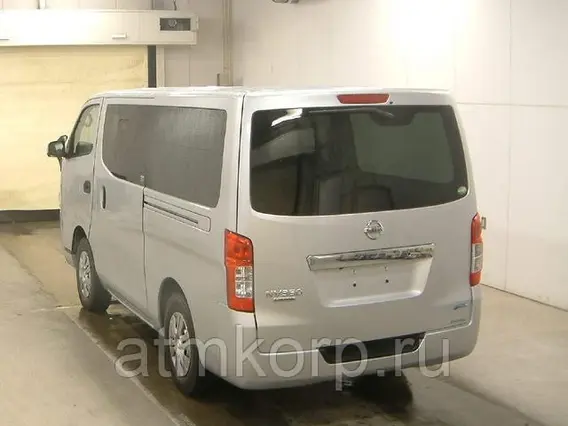 Микроавтобус Nissan Caravan б/у фото 2