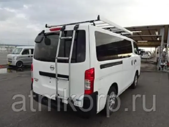 Микроавтобус Nissan Caravan  б/у