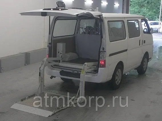 Микроавтобус Nissan Caravan  б/у