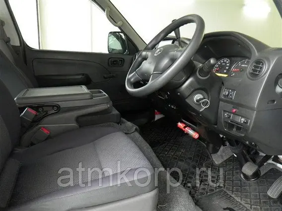 Микроавтобус Nissan Caravan  б/у фото 4