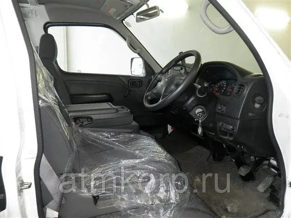 Микроавтобус Nissan Caravan  б/у фото 4