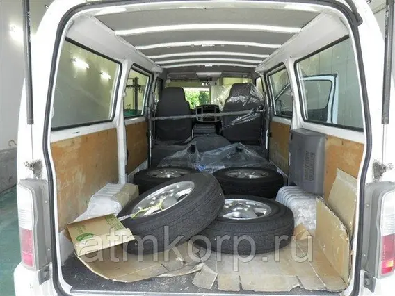 Микроавтобус Nissan Caravan  б/у фото 5