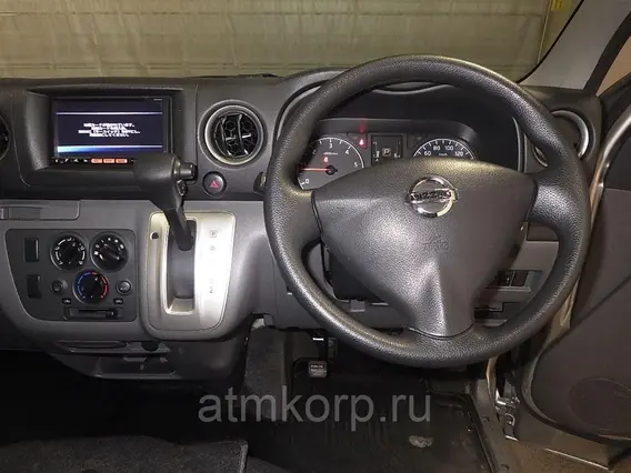 Микроавтобус Nissan Caravan  б/у фото 5