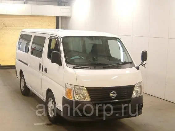 Микроавтобус Nissan Caravan б/у