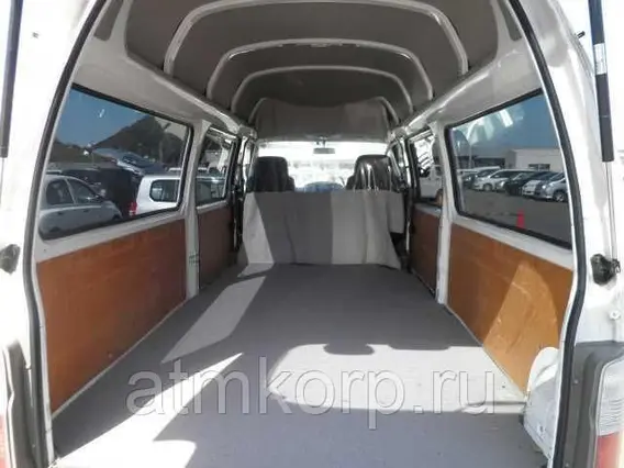 Микроавтобус Nissan Caravan  б/у