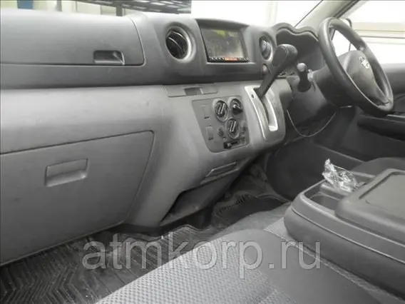 Микроавтобус Nissan Caravan  б/у фото 5